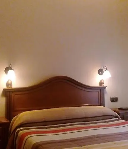 格拉纳达旅馆 2*