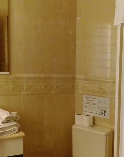 ゲストハウス オスタル グラナダ サラマンカ