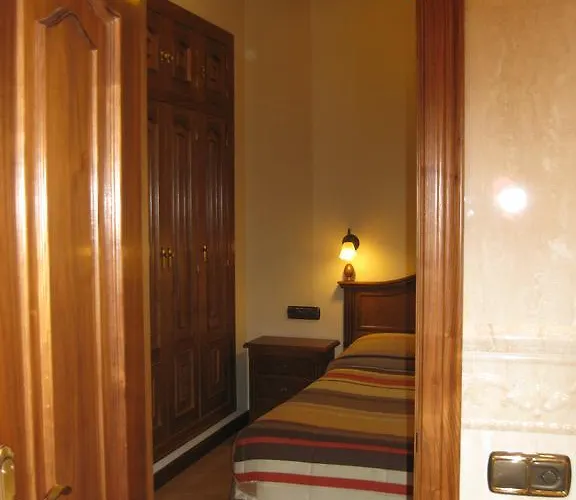 オスタル グラナダ サラマンカ