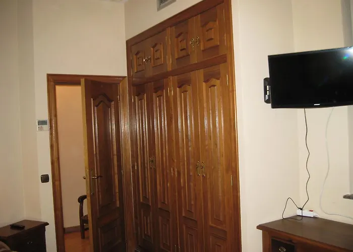 格拉纳达旅馆 2*