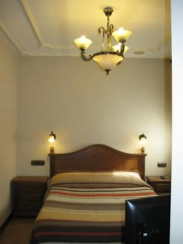 オスタル グラナダ 2*